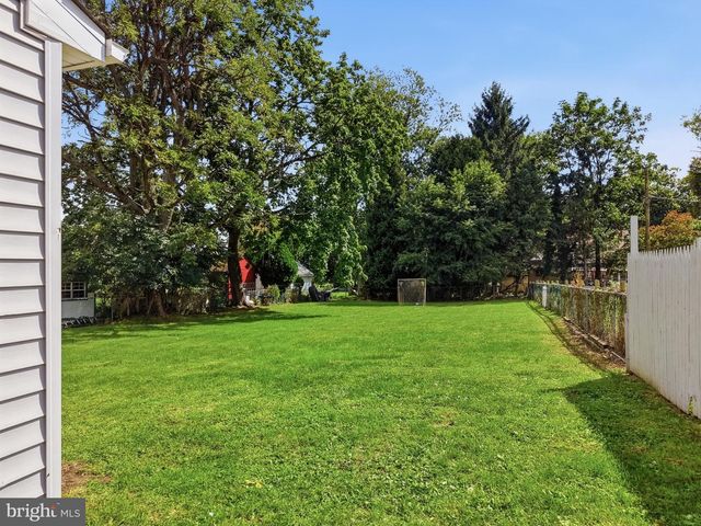 319 POWELL RD, Springfield, PA 19064