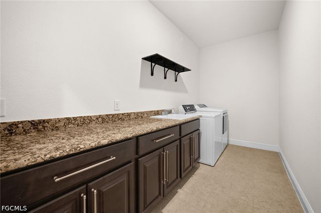 3731 NW 44th PL, Cape Coral, FL 33993