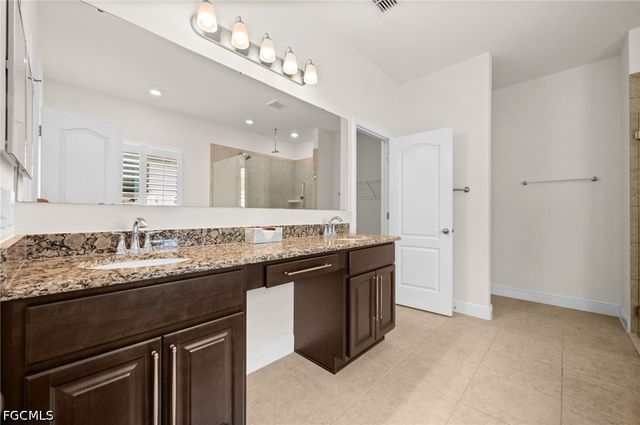 3731 NW 44th PL, Cape Coral, FL 33993