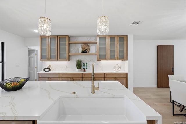 319 E Terra Alta, San Antonio, TX 78209