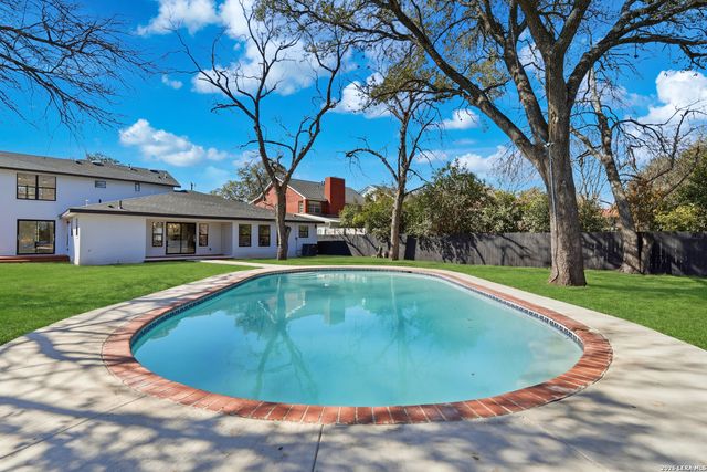 319 E Terra Alta, San Antonio, TX 78209