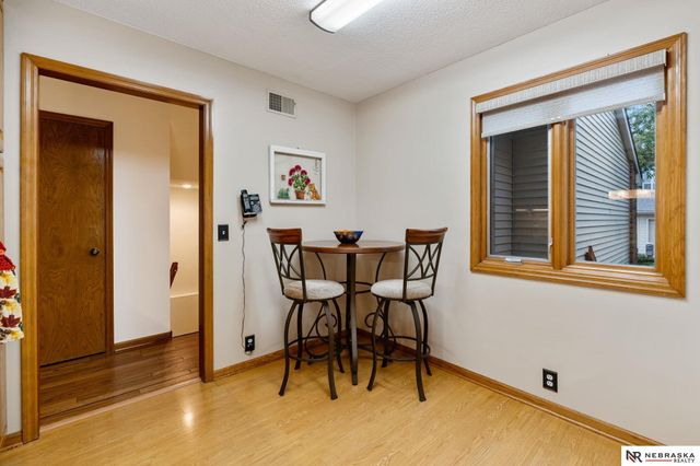 759 N 130th Plaza, Omaha, NE 68154