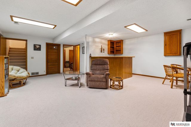 759 N 130th Plaza, Omaha, NE 68154