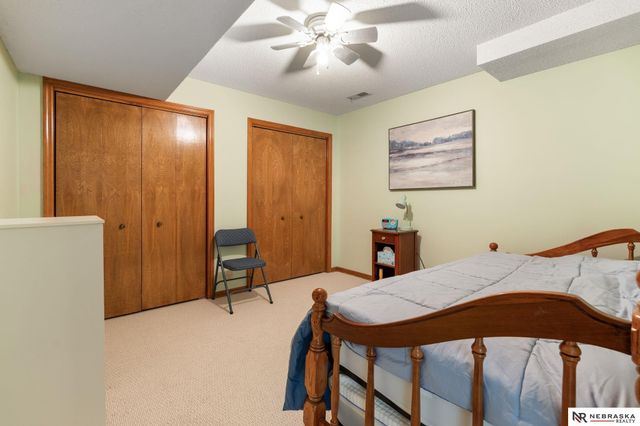 759 N 130th Plaza, Omaha, NE 68154