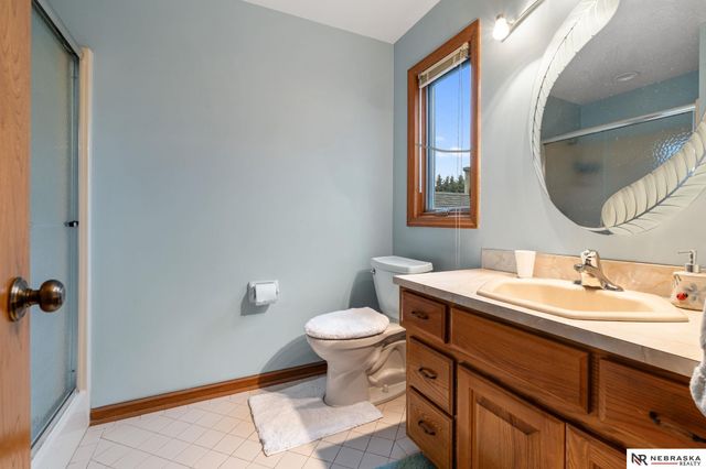 759 N 130th Plaza, Omaha, NE 68154