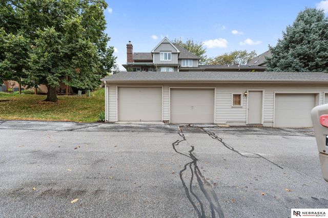 759 N 130th Plaza, Omaha, NE 68154