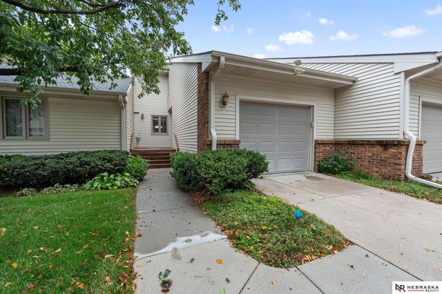 759 N 130th Plaza, Omaha, NE 68154