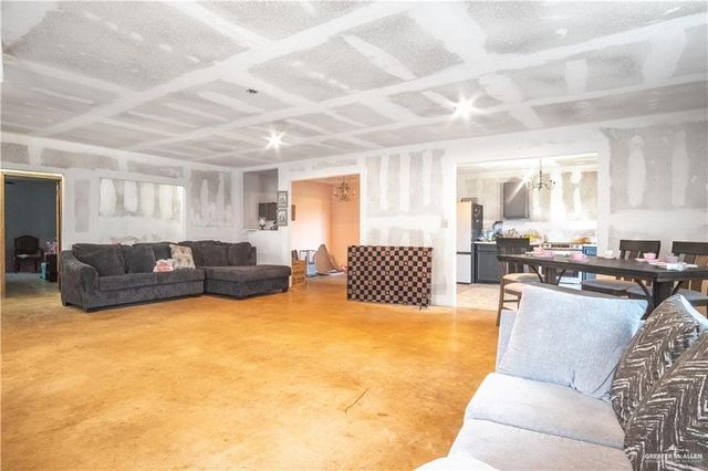 3905 N Los Ebanos Road, Mission, TX 78574