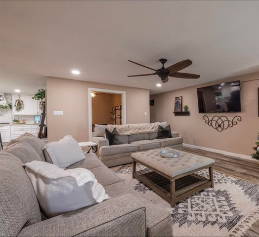 765 Rs County Road 3410, Emory, TX 75440