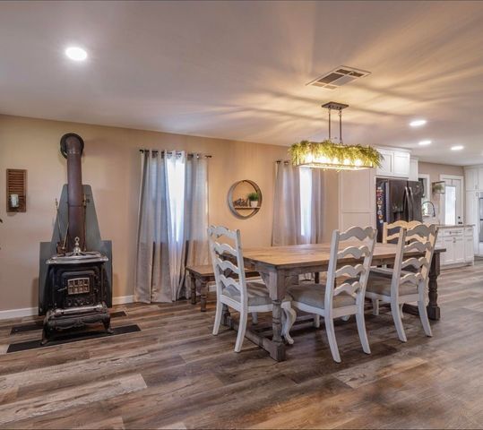 765 Rs County Road 3410, Emory, TX 75440