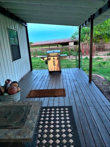 765 Rs County Road 3410, Emory, TX 75440