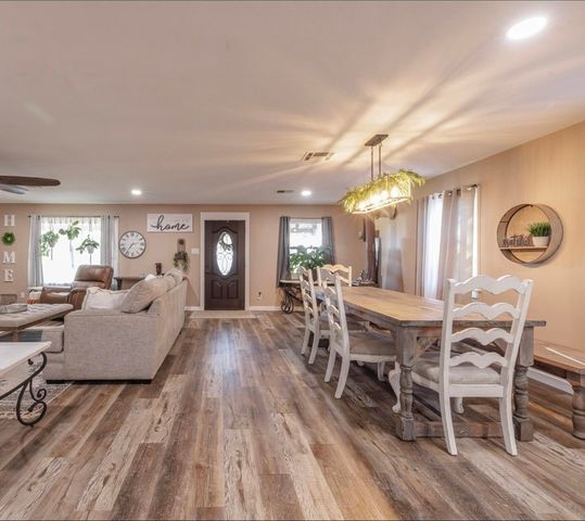 765 Rs County Road 3410, Emory, TX 75440