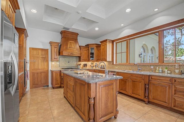 6075 SW 85th Ave, Miami, FL 33143