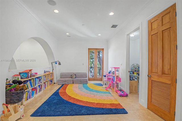 6075 SW 85th Ave, Miami, FL 33143