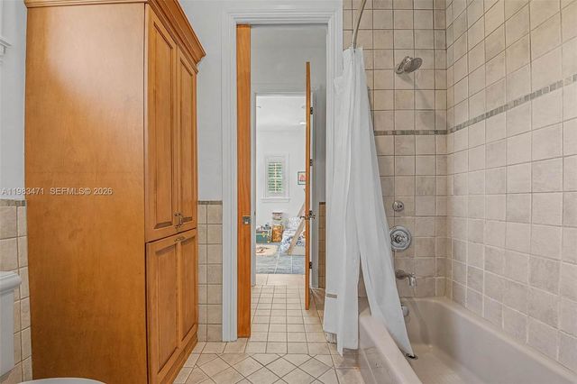 6075 SW 85th Ave, Miami, FL 33143