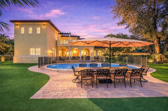 6075 SW 85th Ave, Miami, FL 33143