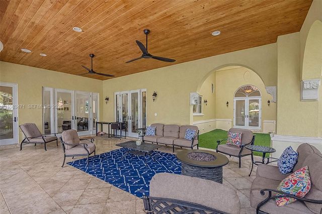 6075 SW 85th Ave, Miami, FL 33143