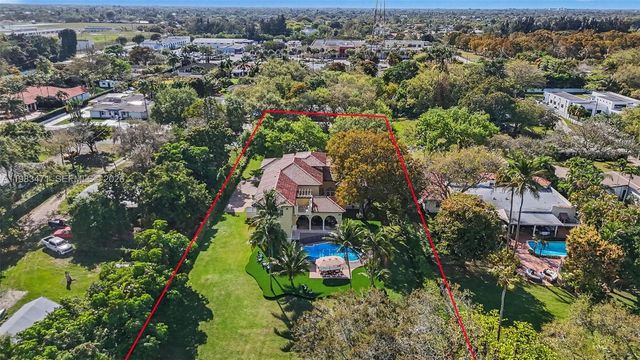 6075 SW 85th Ave, Miami, FL 33143