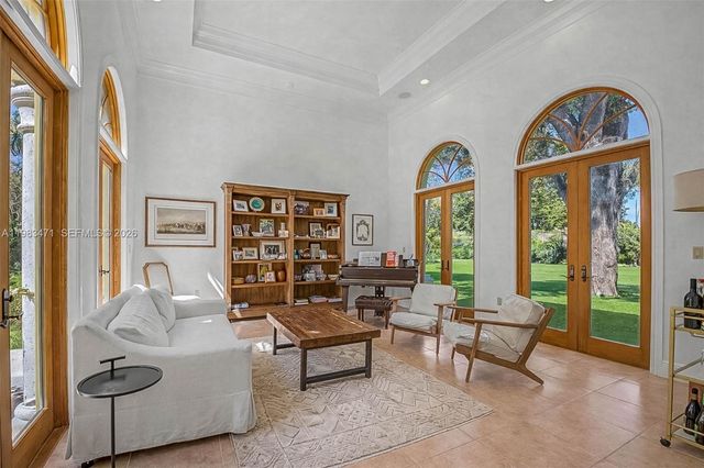 6075 SW 85th Ave, Miami, FL 33143