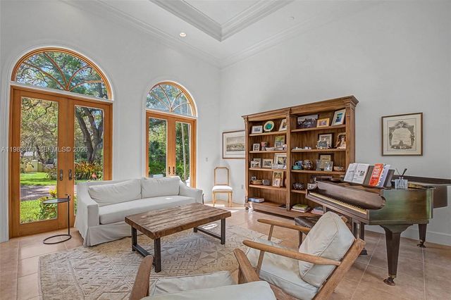 6075 SW 85th Ave, Miami, FL 33143