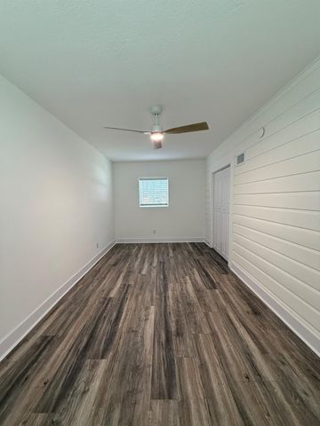 705 W Stanford A, Houston, TX 77019