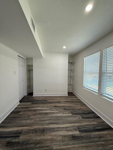 705 W Stanford A, Houston, TX 77019