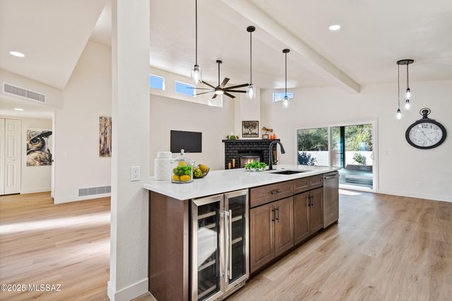 7487 E Wandering Road, Tucson, AZ 85750