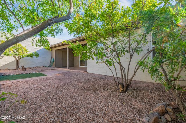 7487 E Wandering Road, Tucson, AZ 85750