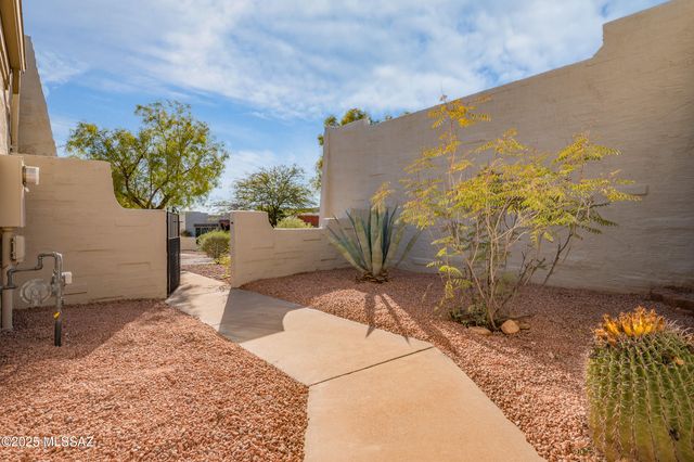 7487 E Wandering Road, Tucson, AZ 85750