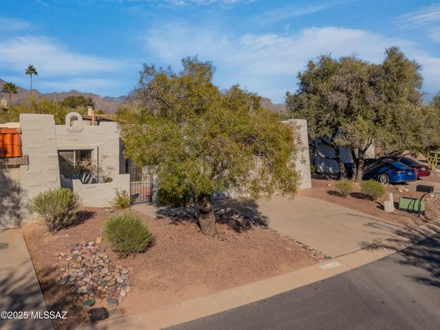 7487 E Wandering Road, Tucson, AZ 85750