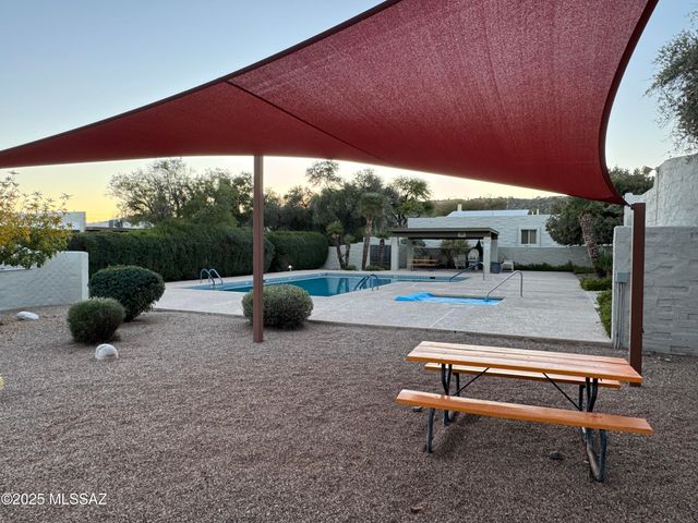 7487 E Wandering Road, Tucson, AZ 85750