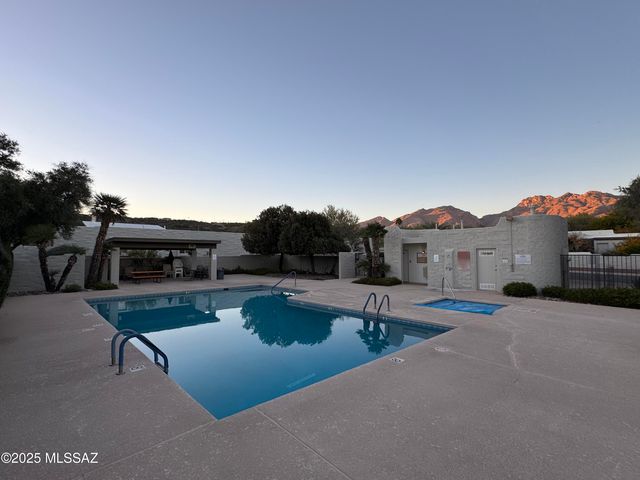 7487 E Wandering Road, Tucson, AZ 85750