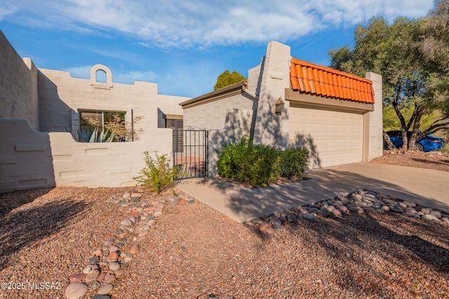 7487 E Wandering Road, Tucson, AZ 85750