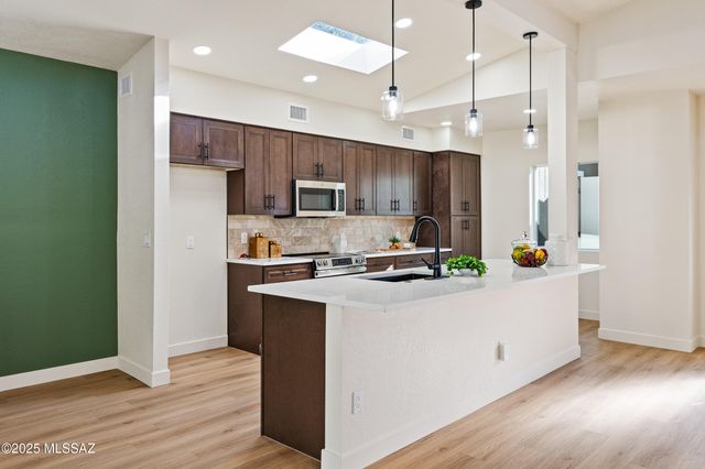 7487 E Wandering Road, Tucson, AZ 85750