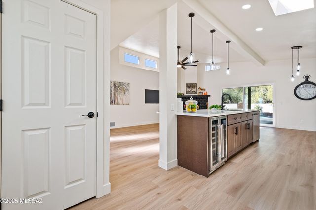 7487 E Wandering Road, Tucson, AZ 85750