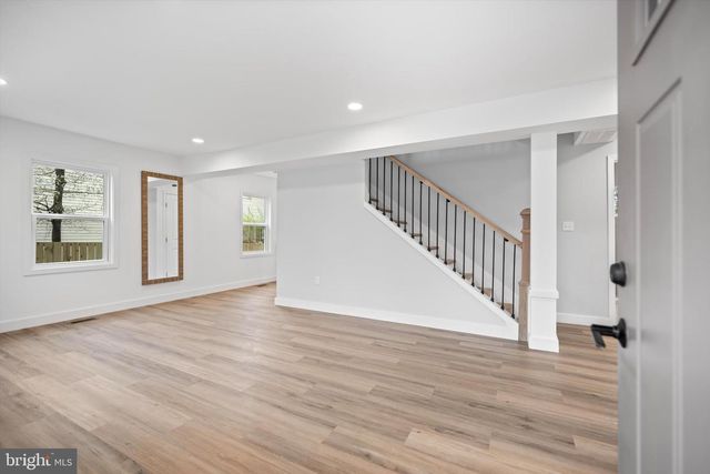 3141 ANNANDALE RD, Falls Church, VA 22042