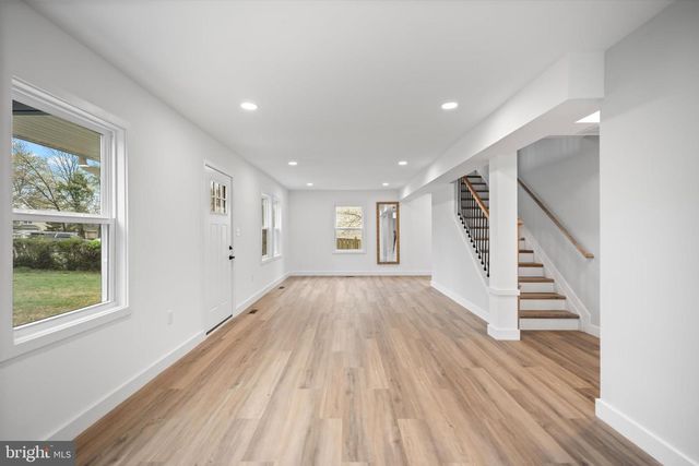 3141 ANNANDALE RD, Falls Church, VA 22042