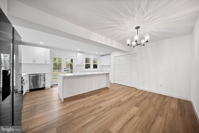 3141 ANNANDALE RD, Falls Church, VA 22042