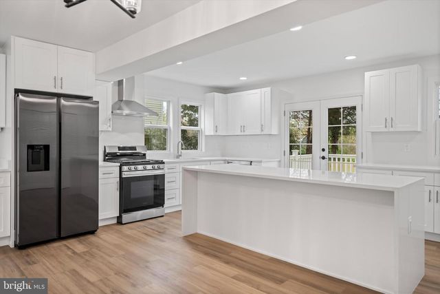 3141 ANNANDALE RD, Falls Church, VA 22042