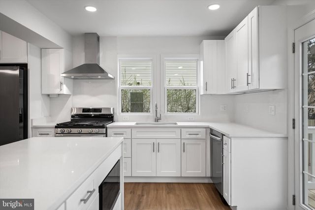 3141 ANNANDALE RD, Falls Church, VA 22042