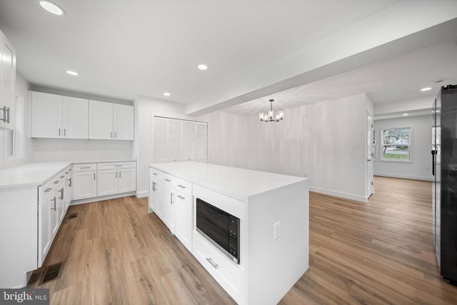 3141 ANNANDALE RD, Falls Church, VA 22042