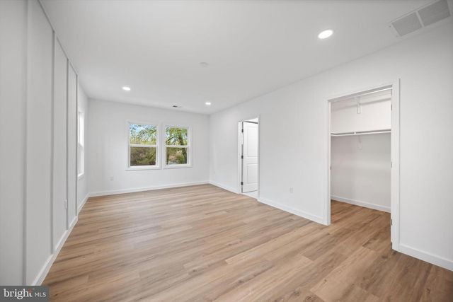 3141 ANNANDALE RD, Falls Church, VA 22042