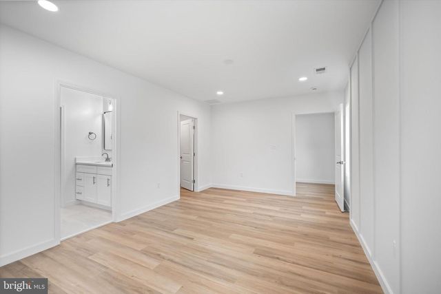 3141 ANNANDALE RD, Falls Church, VA 22042