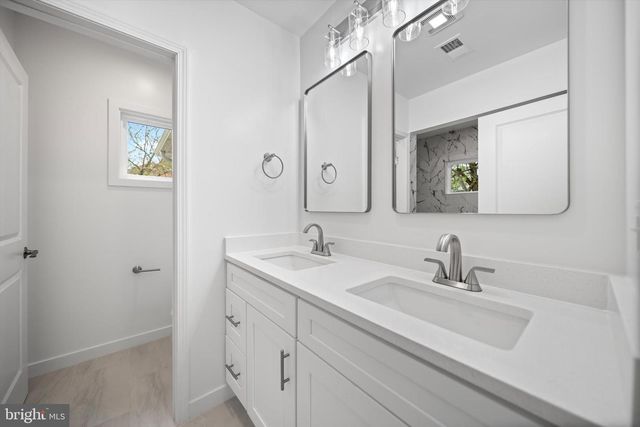 3141 ANNANDALE RD, Falls Church, VA 22042