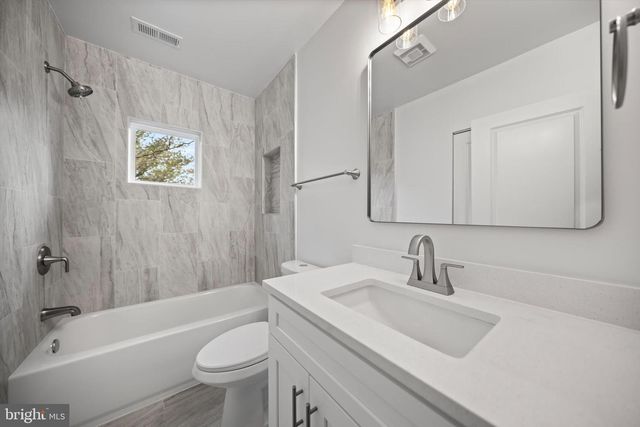 3141 ANNANDALE RD, Falls Church, VA 22042