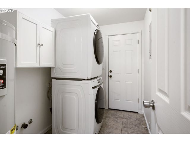 1602 N DEBORAH Rd C, Newberg, OR 97132