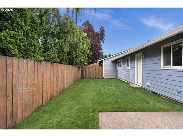 1602 N DEBORAH Rd C, Newberg, OR 97132