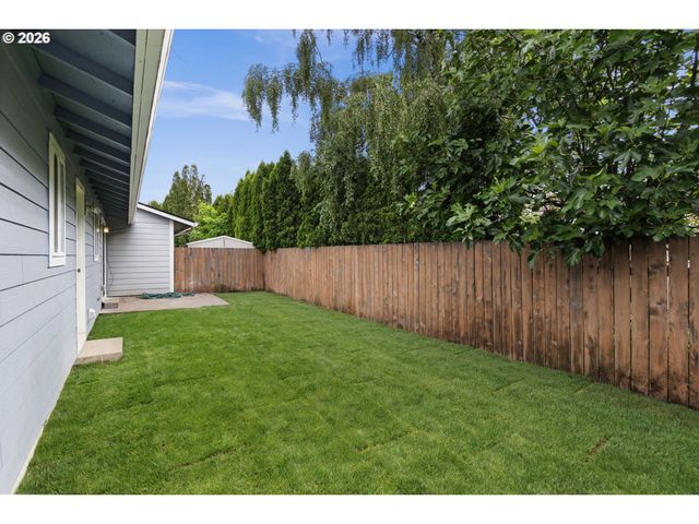 1602 N DEBORAH Rd C, Newberg, OR 97132