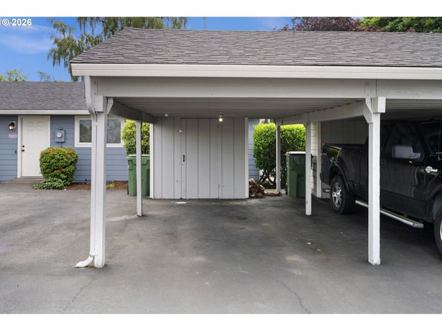 1602 N DEBORAH Rd C, Newberg, OR 97132