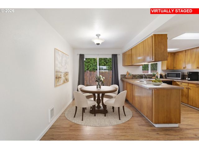 1602 N DEBORAH Rd C, Newberg, OR 97132